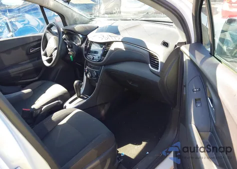 2019 Chevrolet Trax Ls z USA, uszkodzony, nr VIN 3GNCJKSB3KL138567
